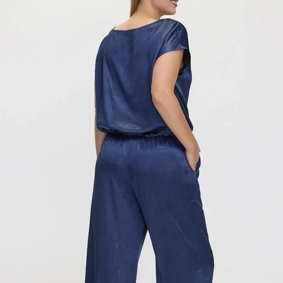 Elegant Blue Satin Top - Picture 3 of 10